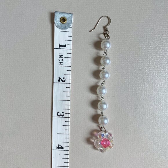 handmade beaded flower & pearl earring - Picture 3 of 4